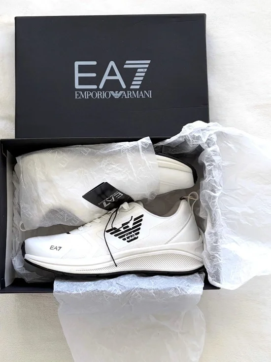 EA7 EMPORIO ARMANI Techno Sneakers Size 8 (Large) in White (BRAND NEW) $300 MSRP - Picture 5 of 6